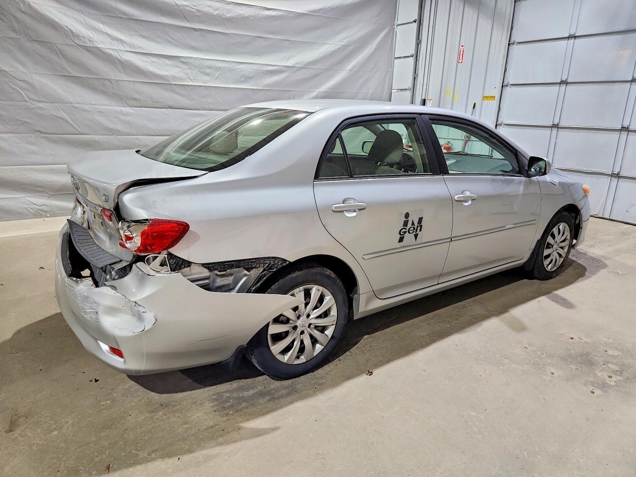 2013 Toyota Corolla Le - Фото 3