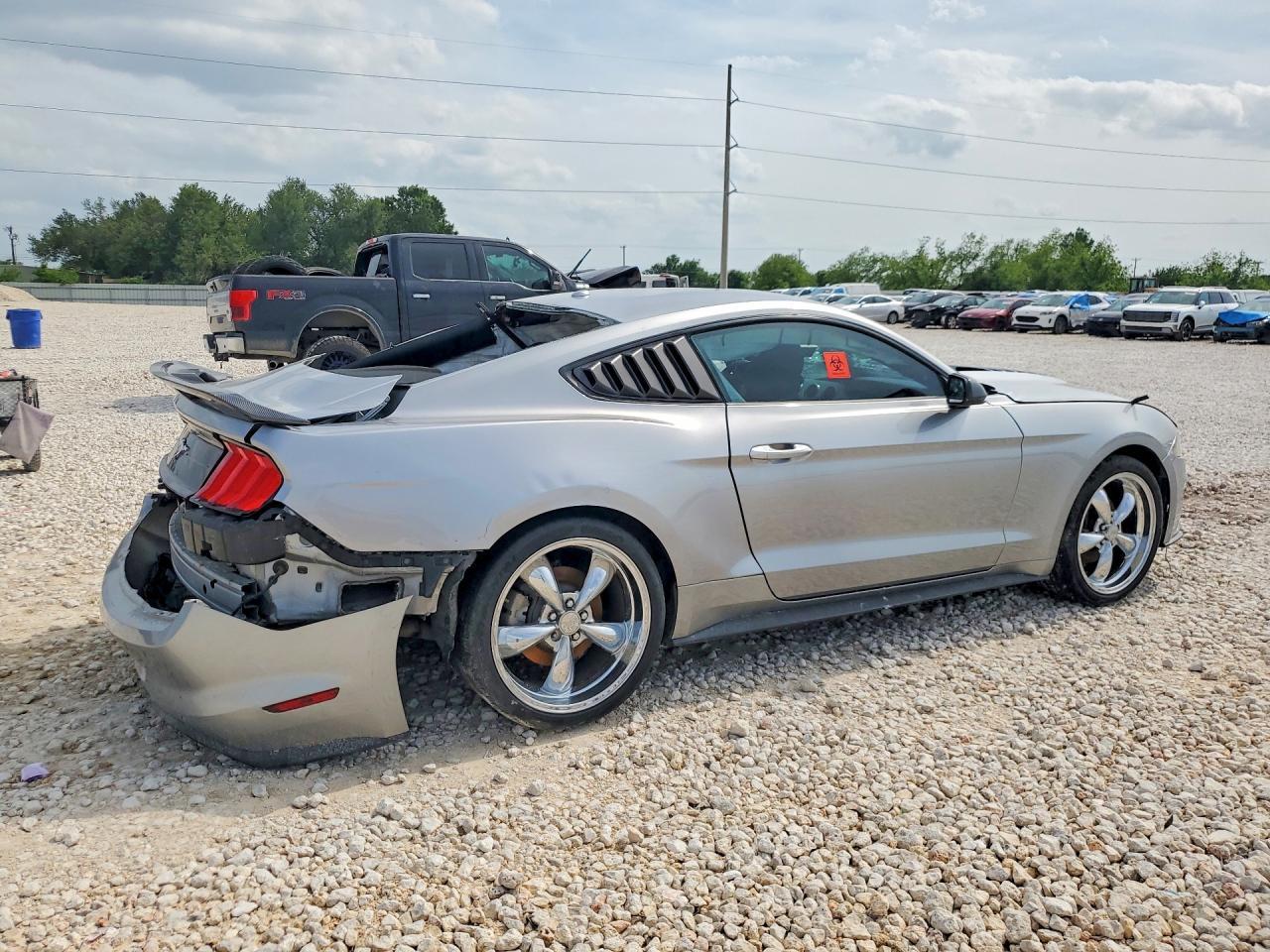 2020 Ford Mustang - Фото 3
