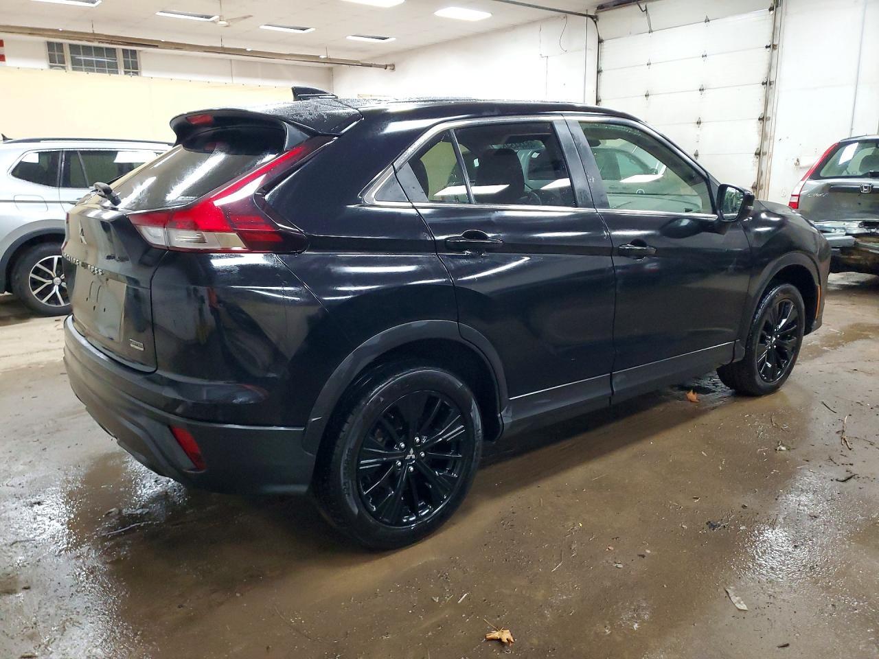 2022 Mitsubishi Eclipse Cross Le - Фото 3