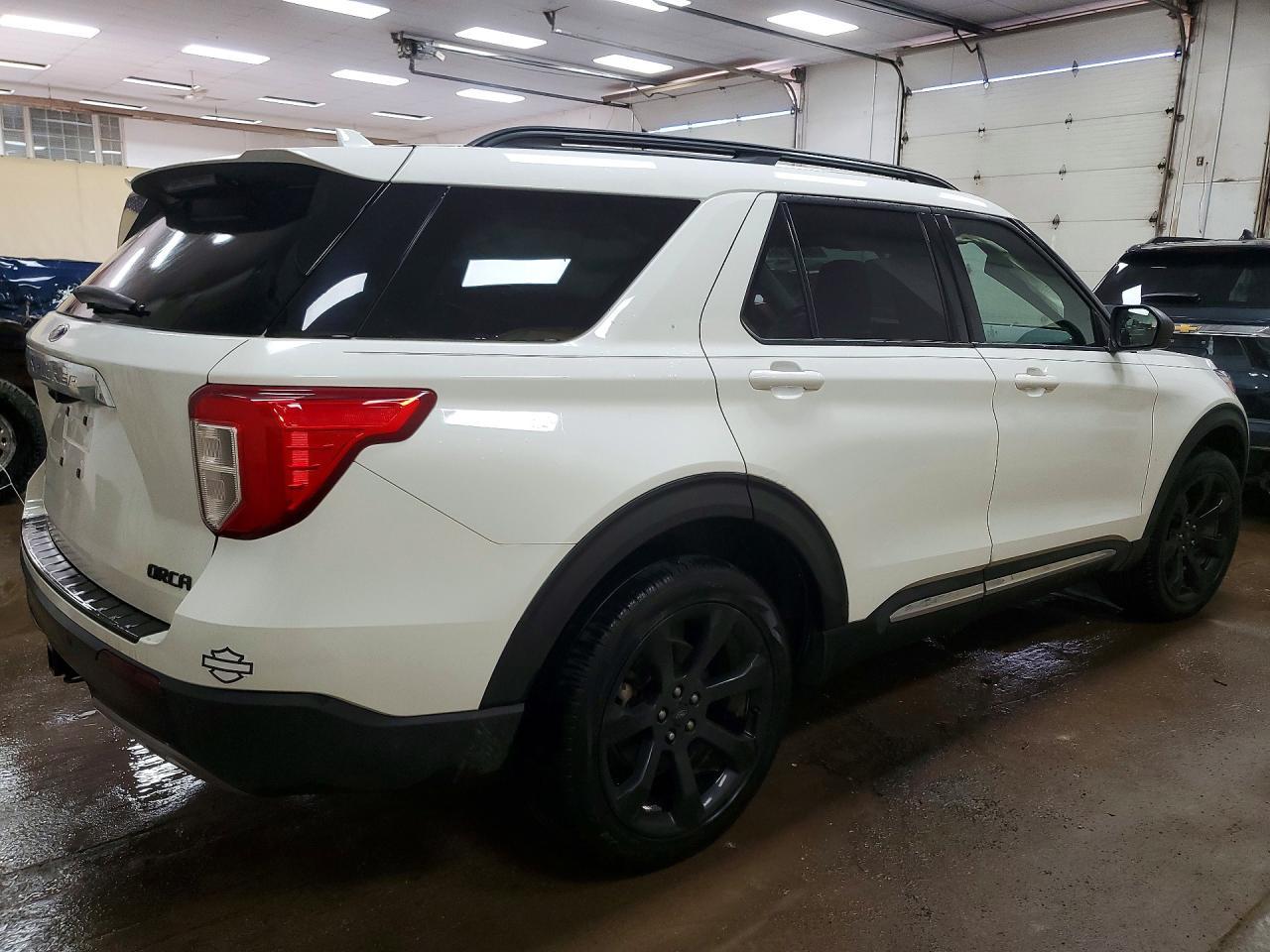 2022 Ford Explorer Xlt - Фото 3