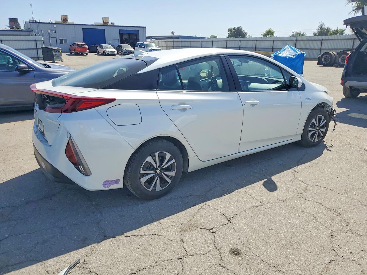 2019 Toyota Prius Prime Plus - Image 3