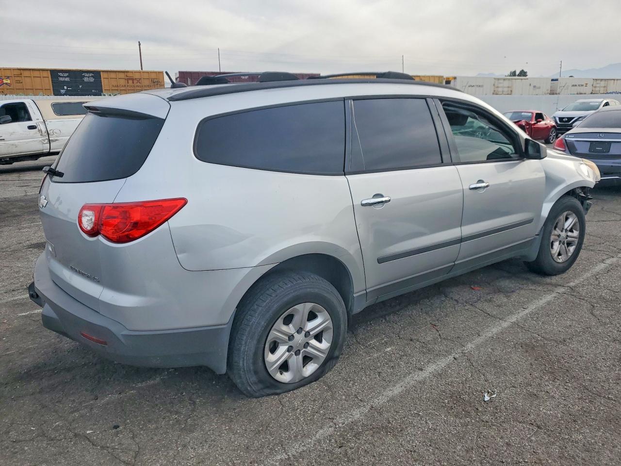 2012 Chevrolet Traverse Ls - Image 3