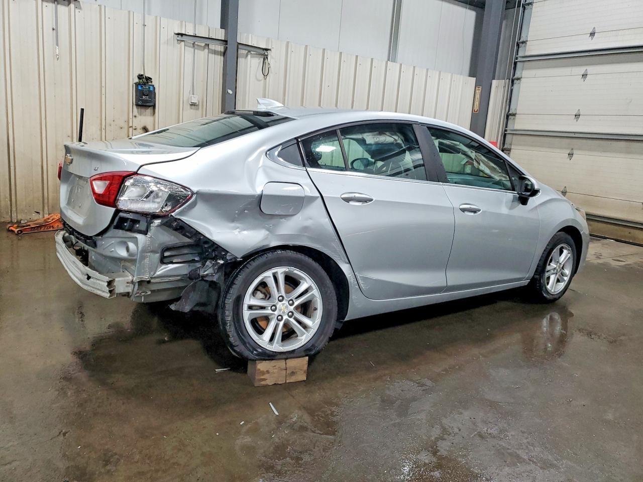 2018 Chevrolet Cruze Lt - Фото 3