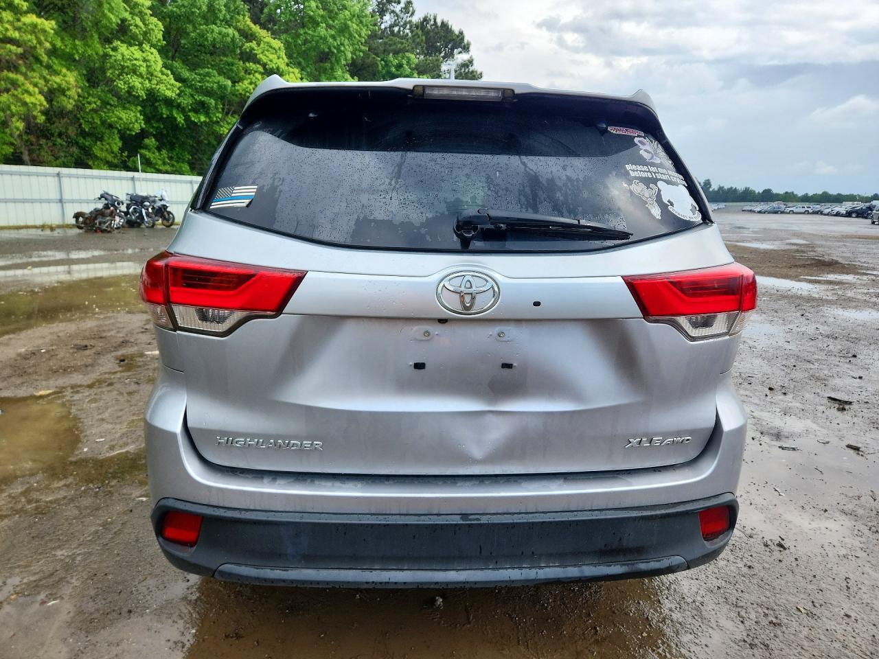 2019 Toyota Highlander Xle - Image 6