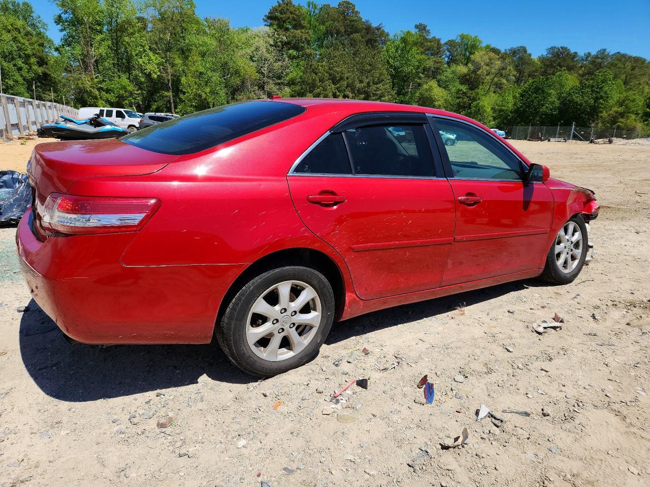 2011 Toyota Camry Le - Фото 3