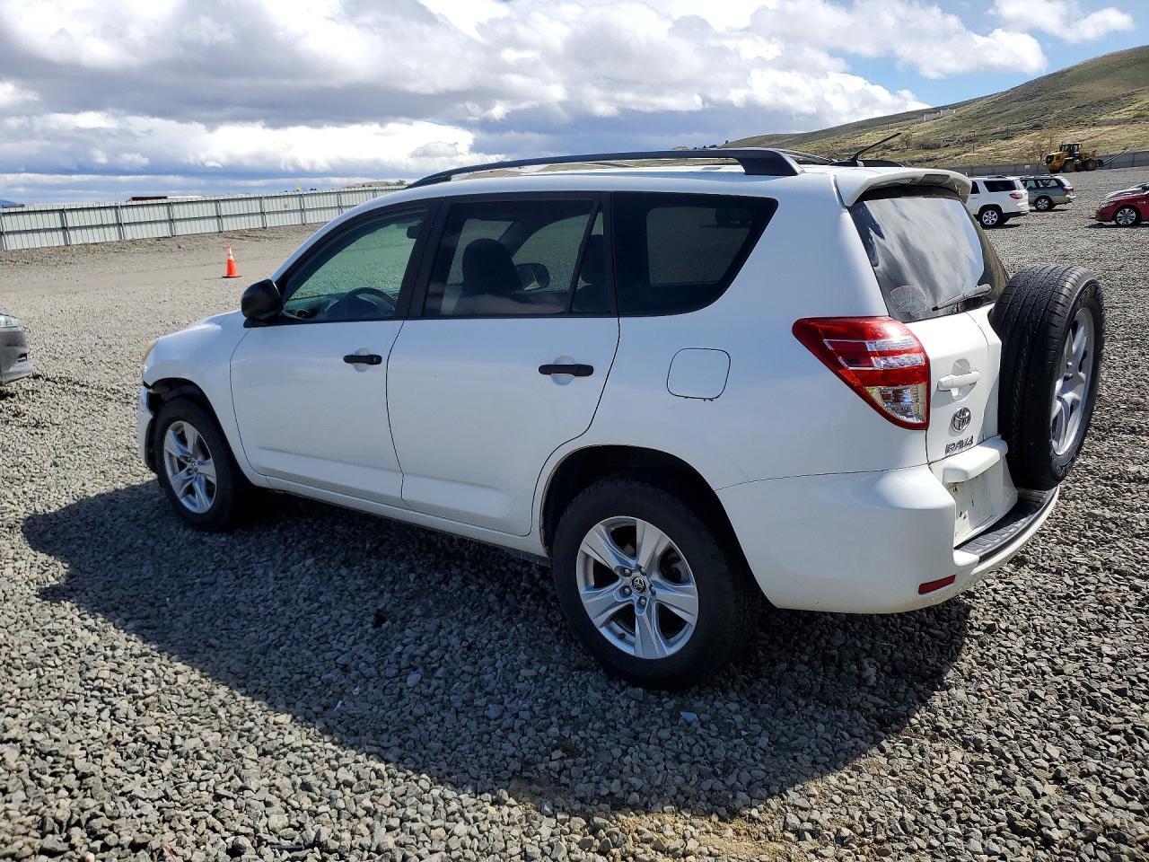 2011 Toyota Rav4 Base - Фото 2
