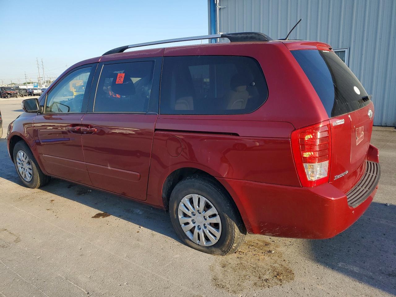 2012 Kia Sedona Lx - Фото 2