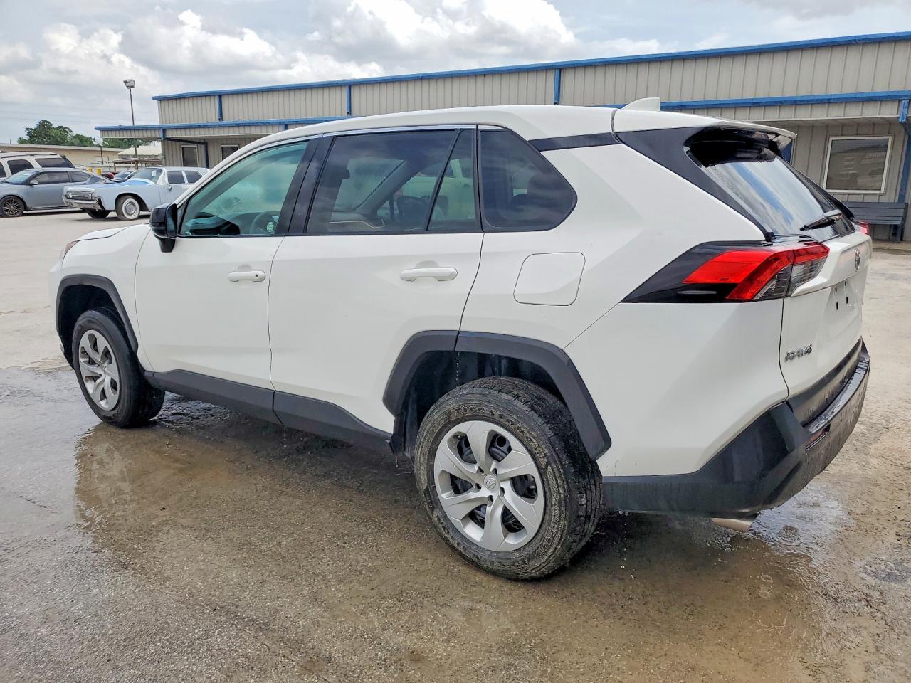 2023 Toyota Rav4 Le - Фото 2
