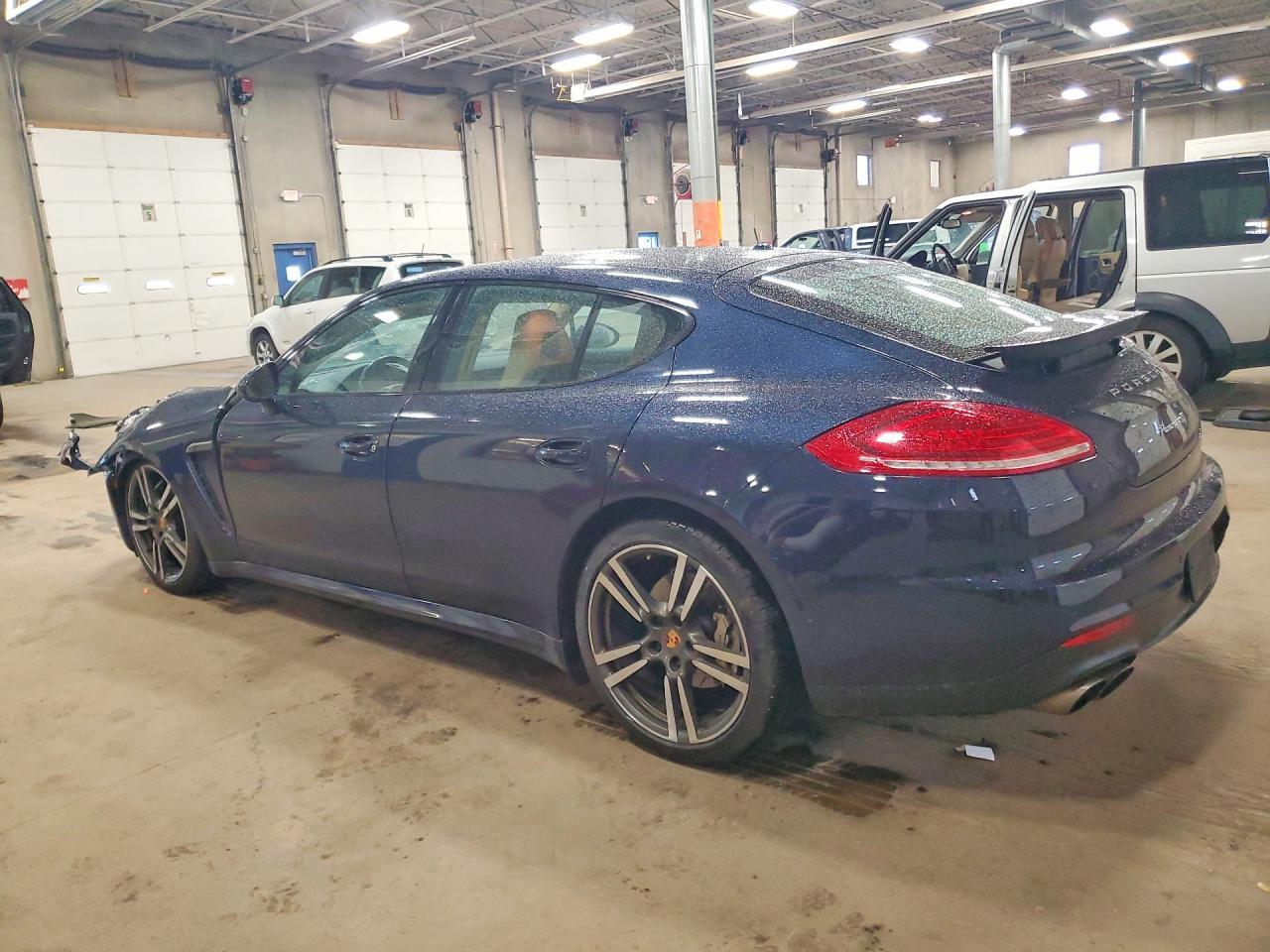 2016 Porsche Panamera S - Фото 2