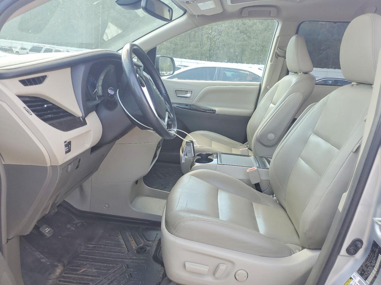 2019 Toyota Sienna Xle 8-Passenger - Фото 7