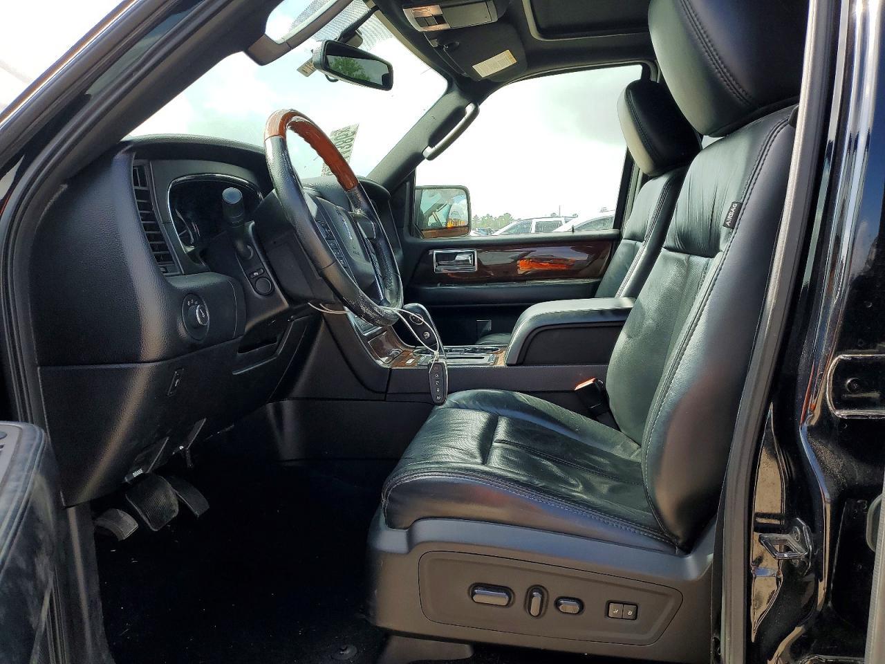 2016 Lincoln Navigator Select - Image 7