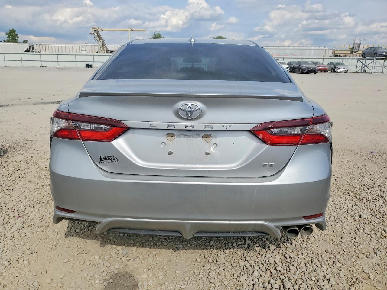 2021 Toyota Camry Se - Image 6
