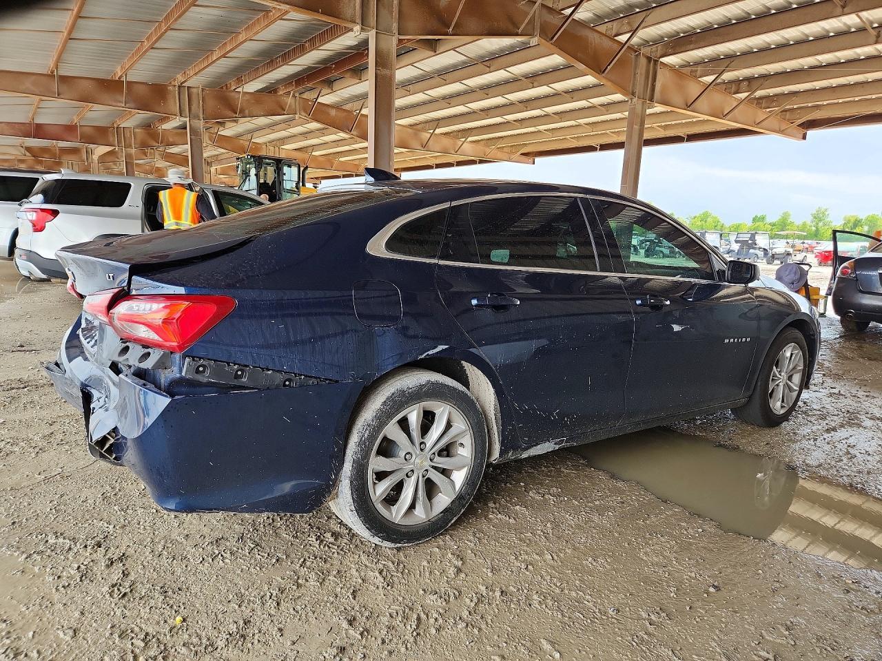 2021 Chevrolet Malibu Lt - Image 3