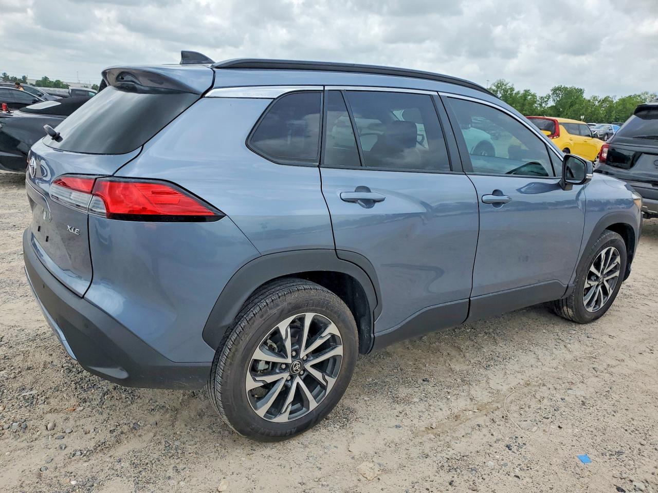 2025 Toyota Corolla Cross Xle - Фото 3