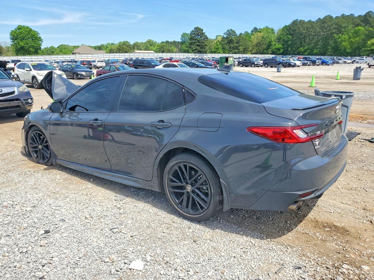 2025 Toyota Camry Se - Фото 2