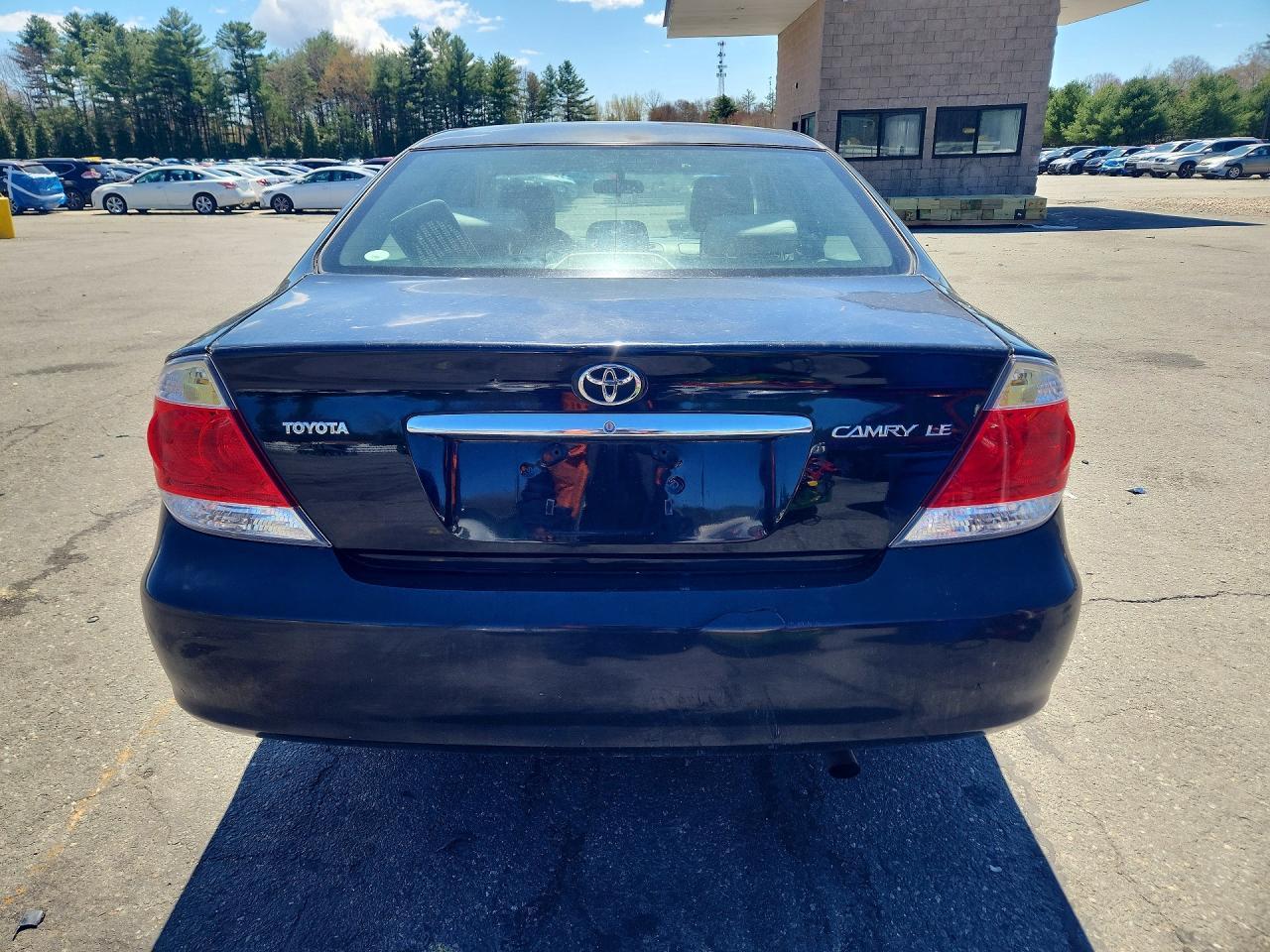 2005 Toyota Camry Le - Image 6