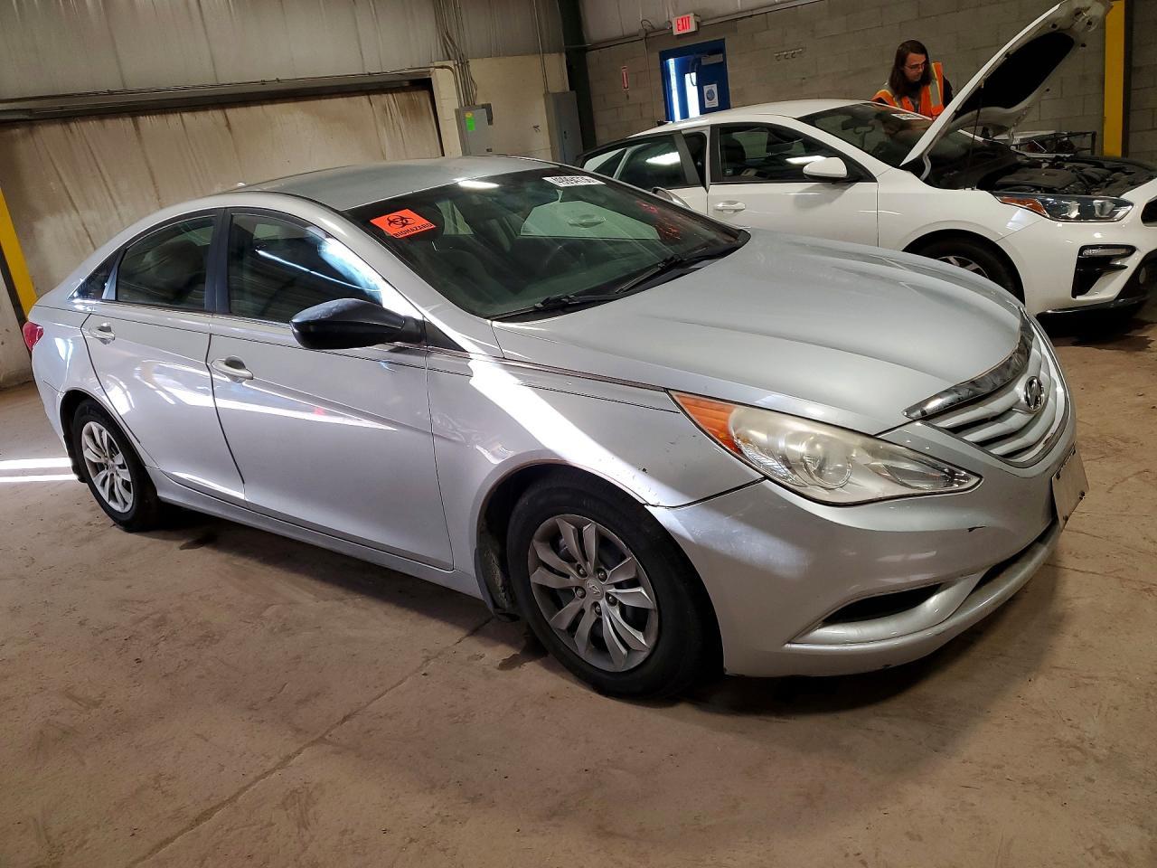 2011 Hyundai Sonata Gls - Image 4