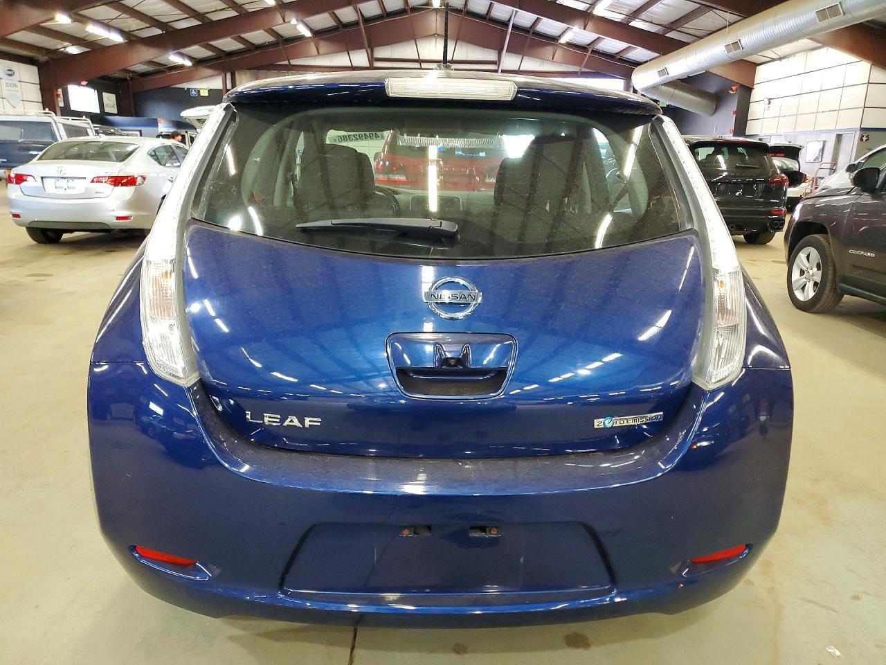 2017 Nissan Leaf S - Фото 6