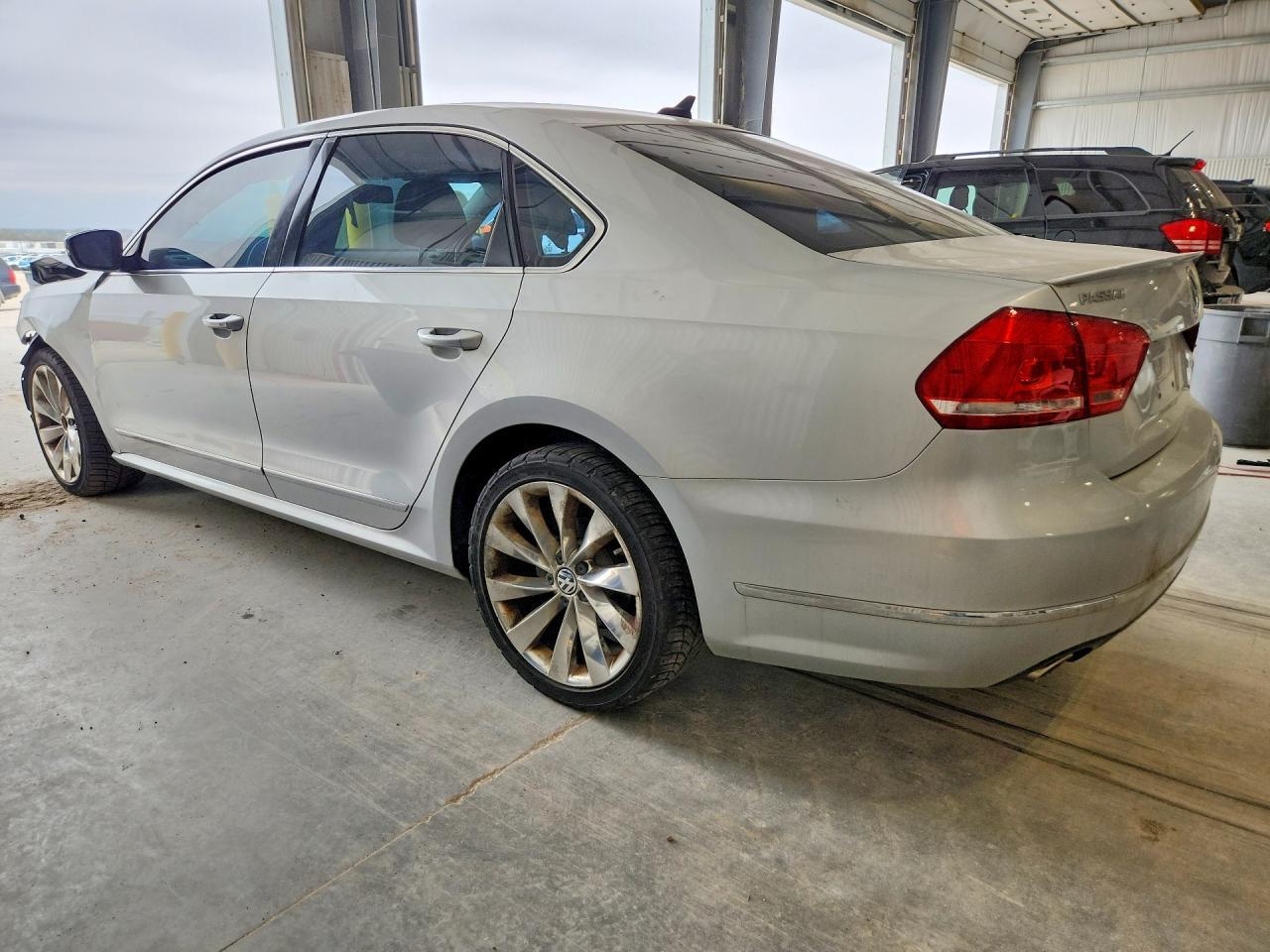 2014 Volkswagen Passat Sel - Фото 2