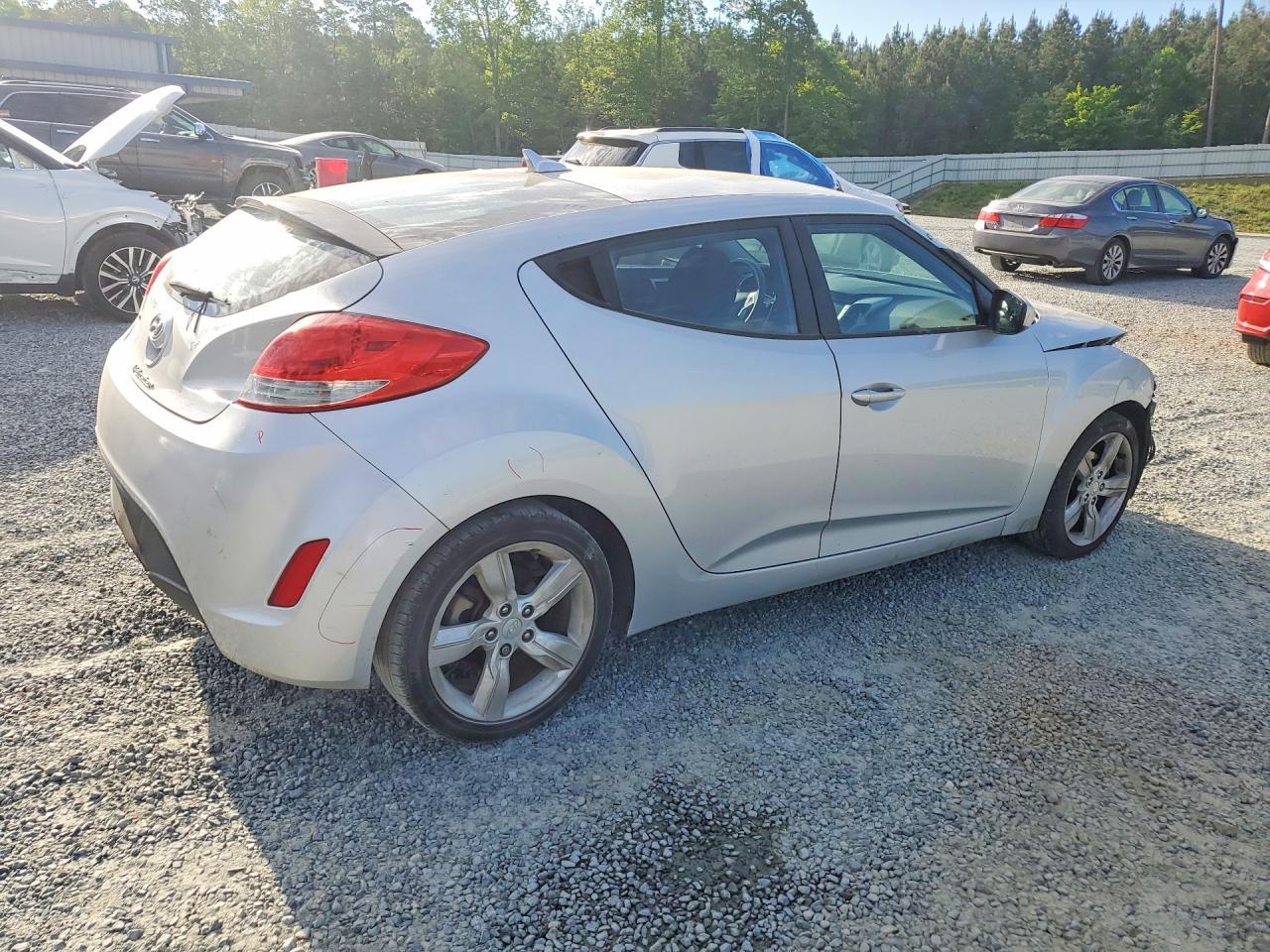 2013 Hyundai Veloster Base - Фото 3