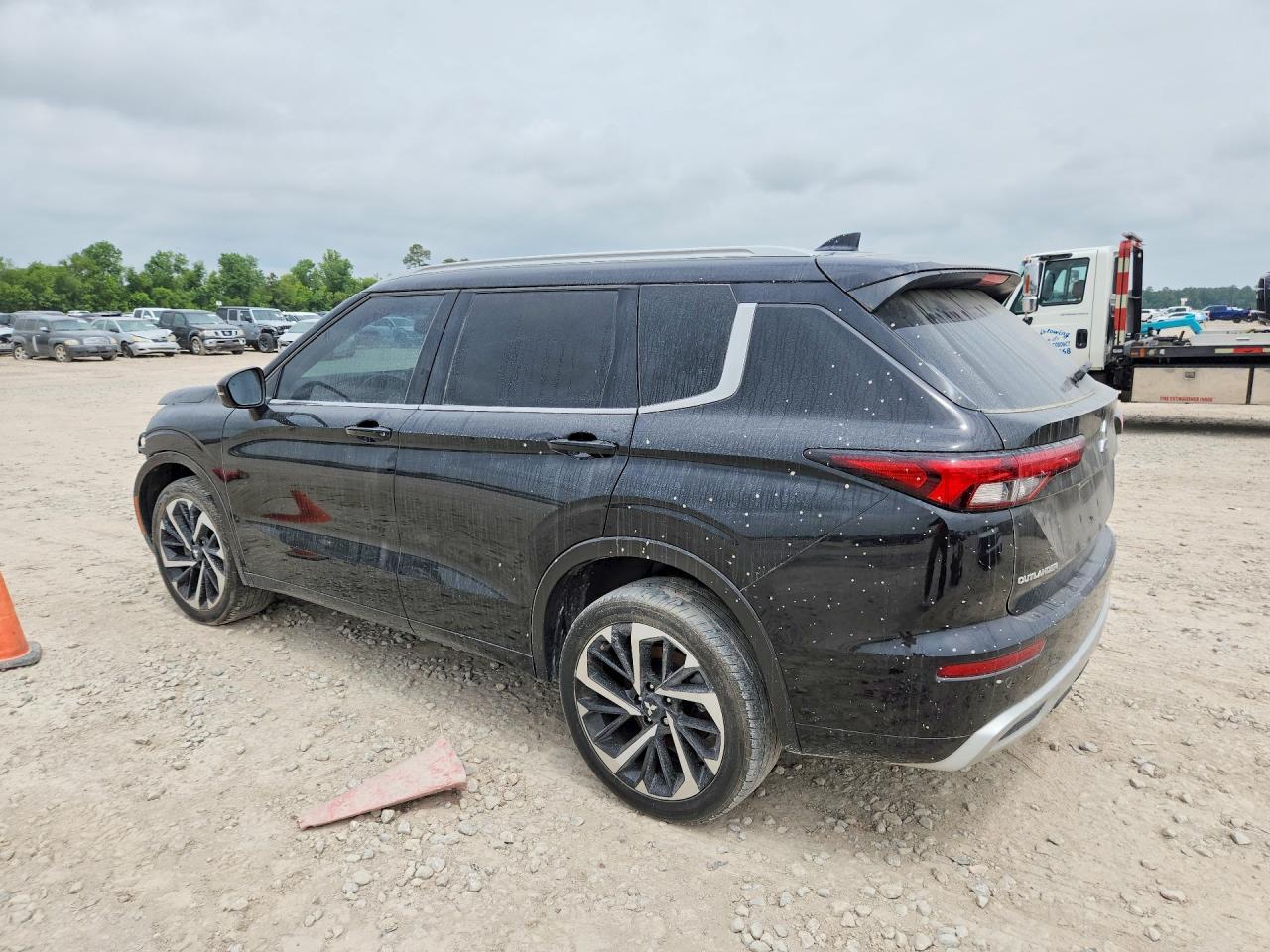 2023 Mitsubishi Outlander Sel - Фото 2