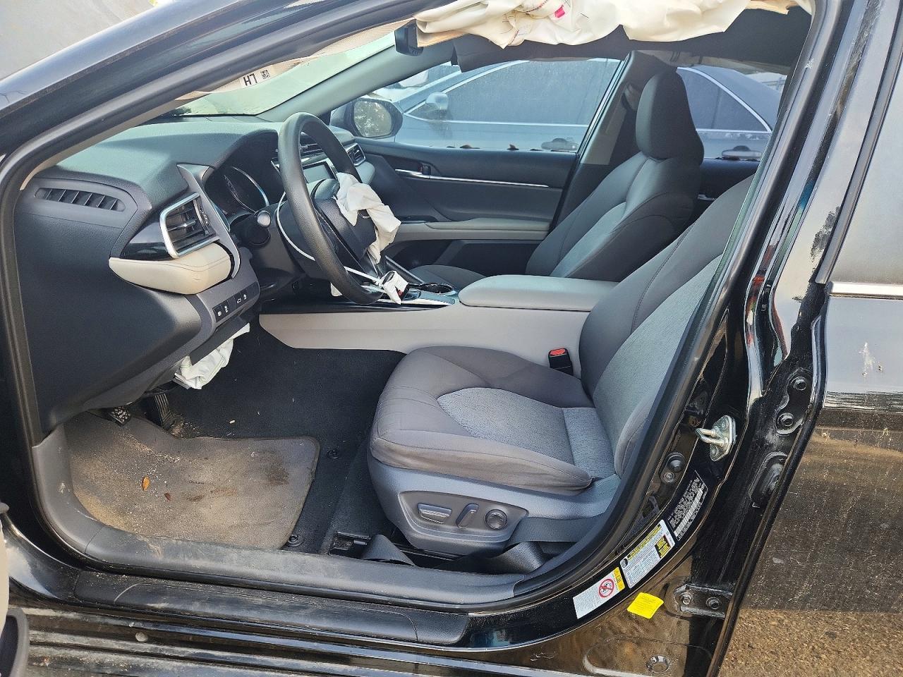 2018 Toyota Camry Le - Image 7