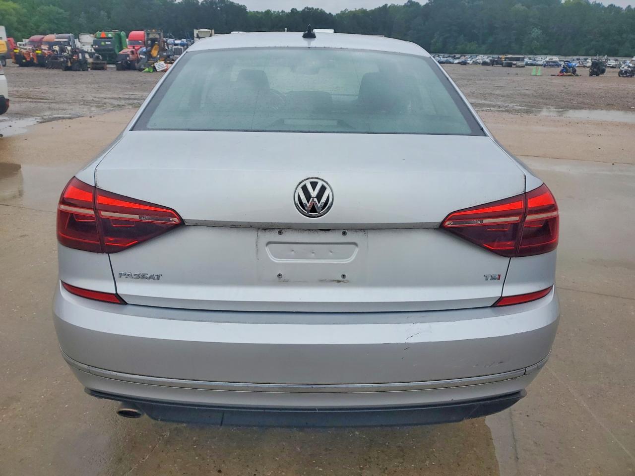 2018 Volkswagen Passat S - Фото 6