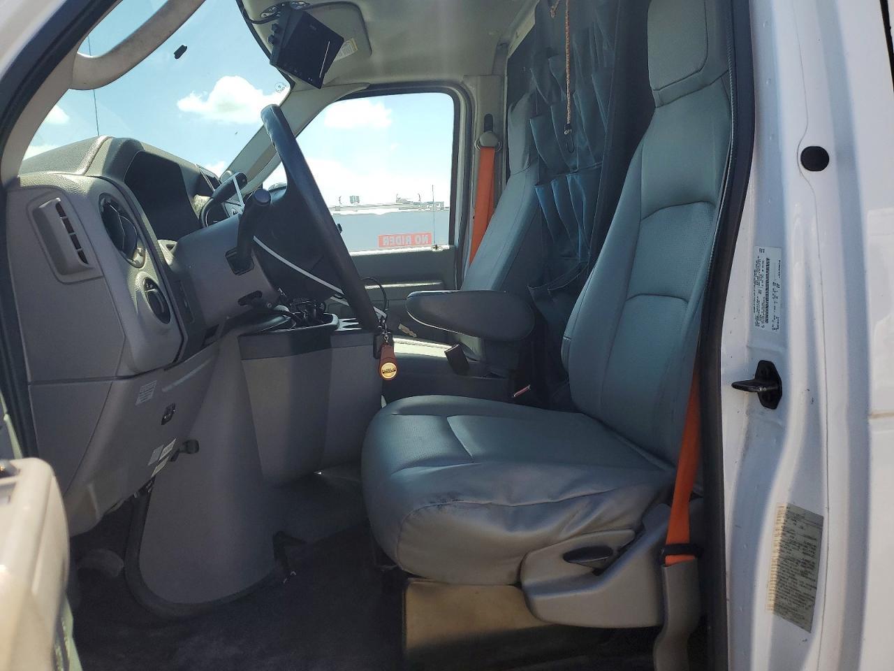 2017 Ford E450 Utility / Service Truck - Фото 7