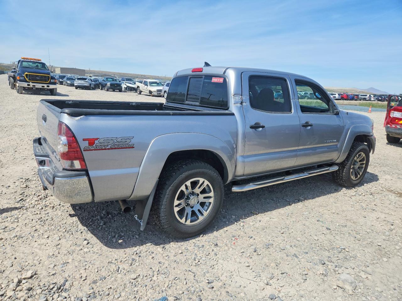 2015 Toyota Tacoma V6 - Image 3