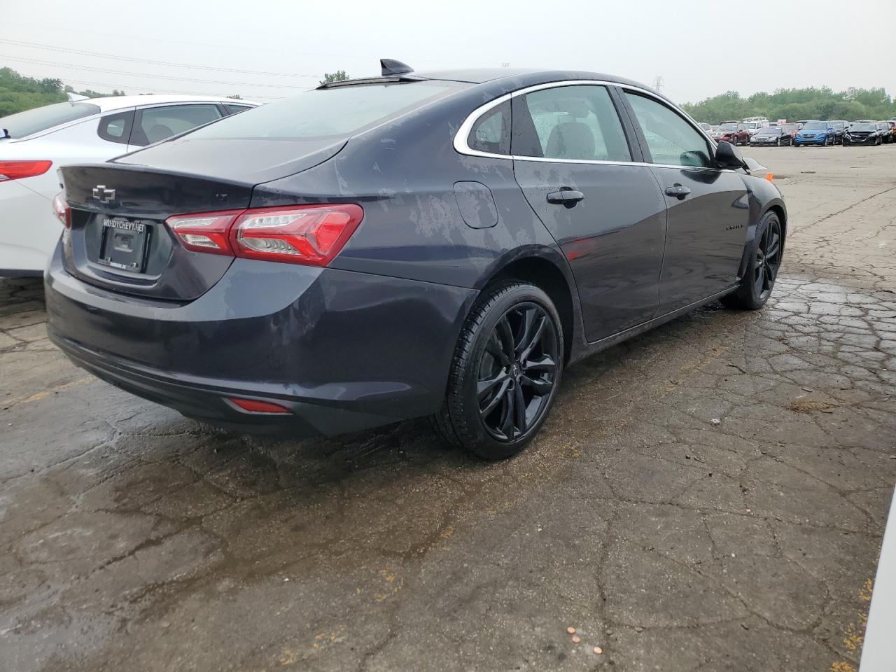 2022 Chevrolet Malibu Lt - Фото 3