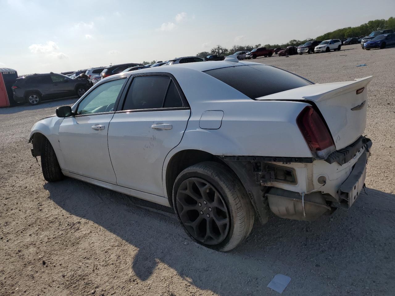 2017 Chrysler 300 S - Фото 2