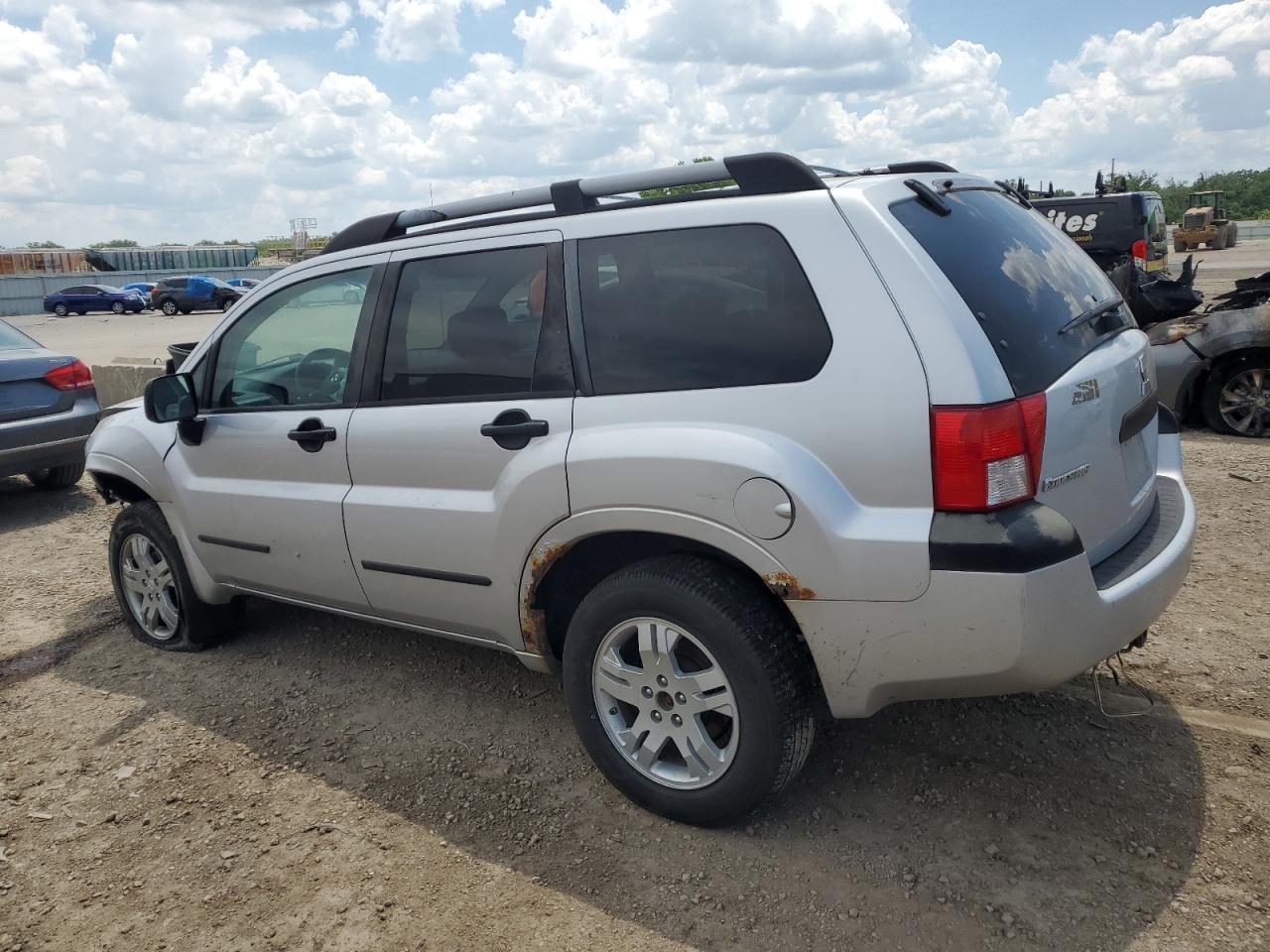 2005 Mitsubishi Endeavor Ls - Фото 3