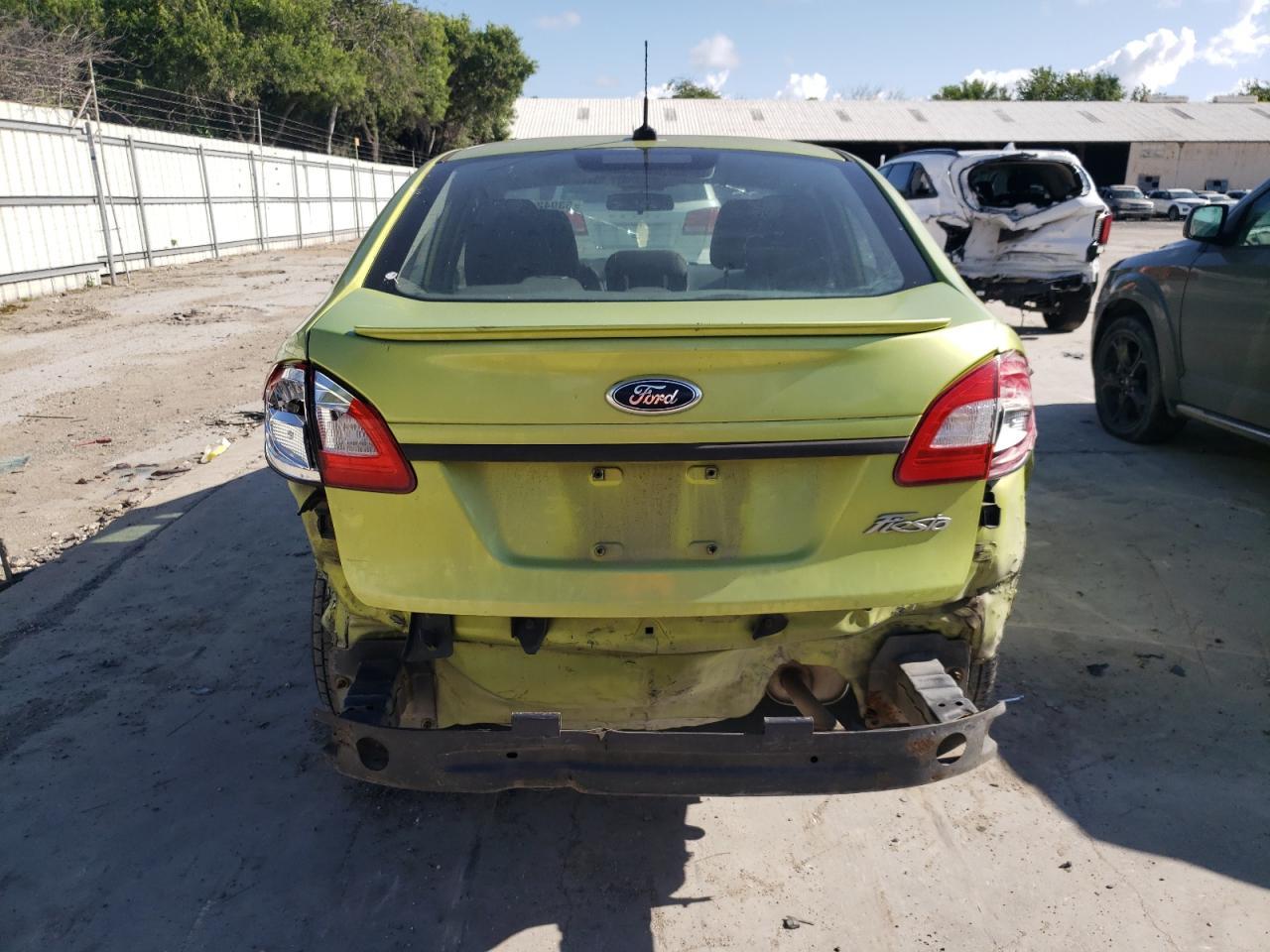 2013 Ford Fiesta Se - Image 6