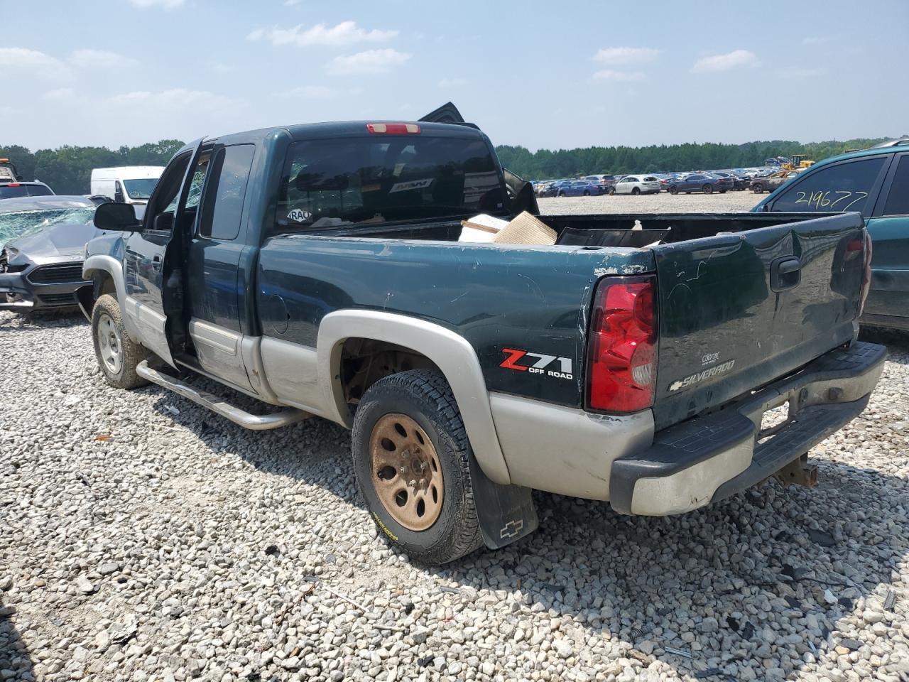 2006 Chevrolet Silverado K1500 - Image 2