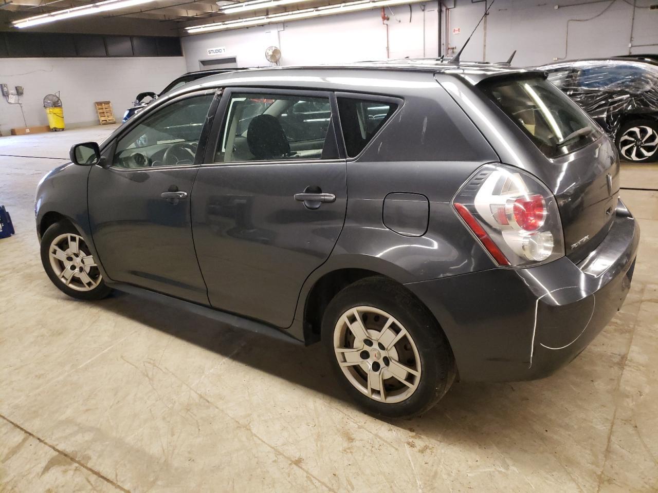 2009 Pontiac Vibe - Image 2