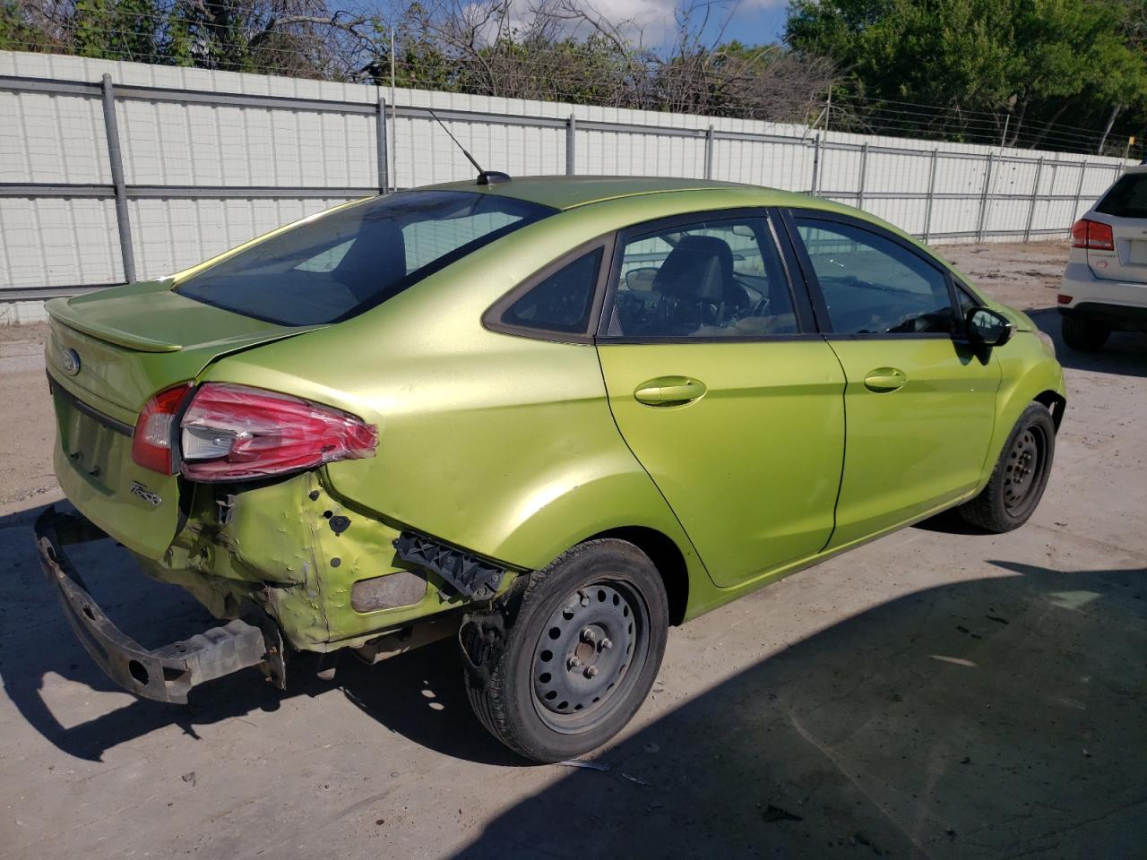 2013 Ford Fiesta Se - Image 3