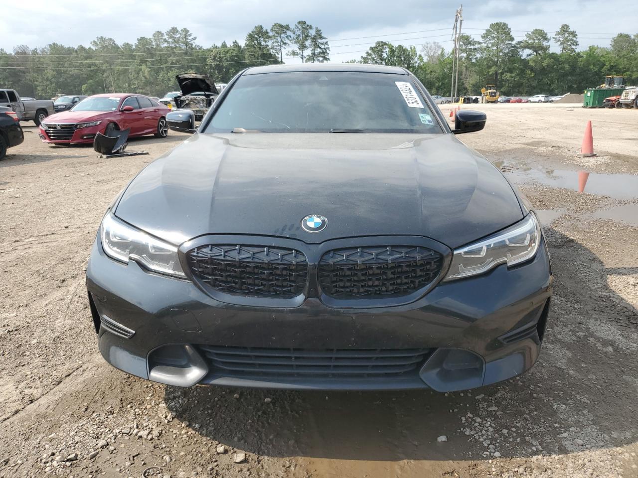 2020 BMW 330Xi - Фото 5