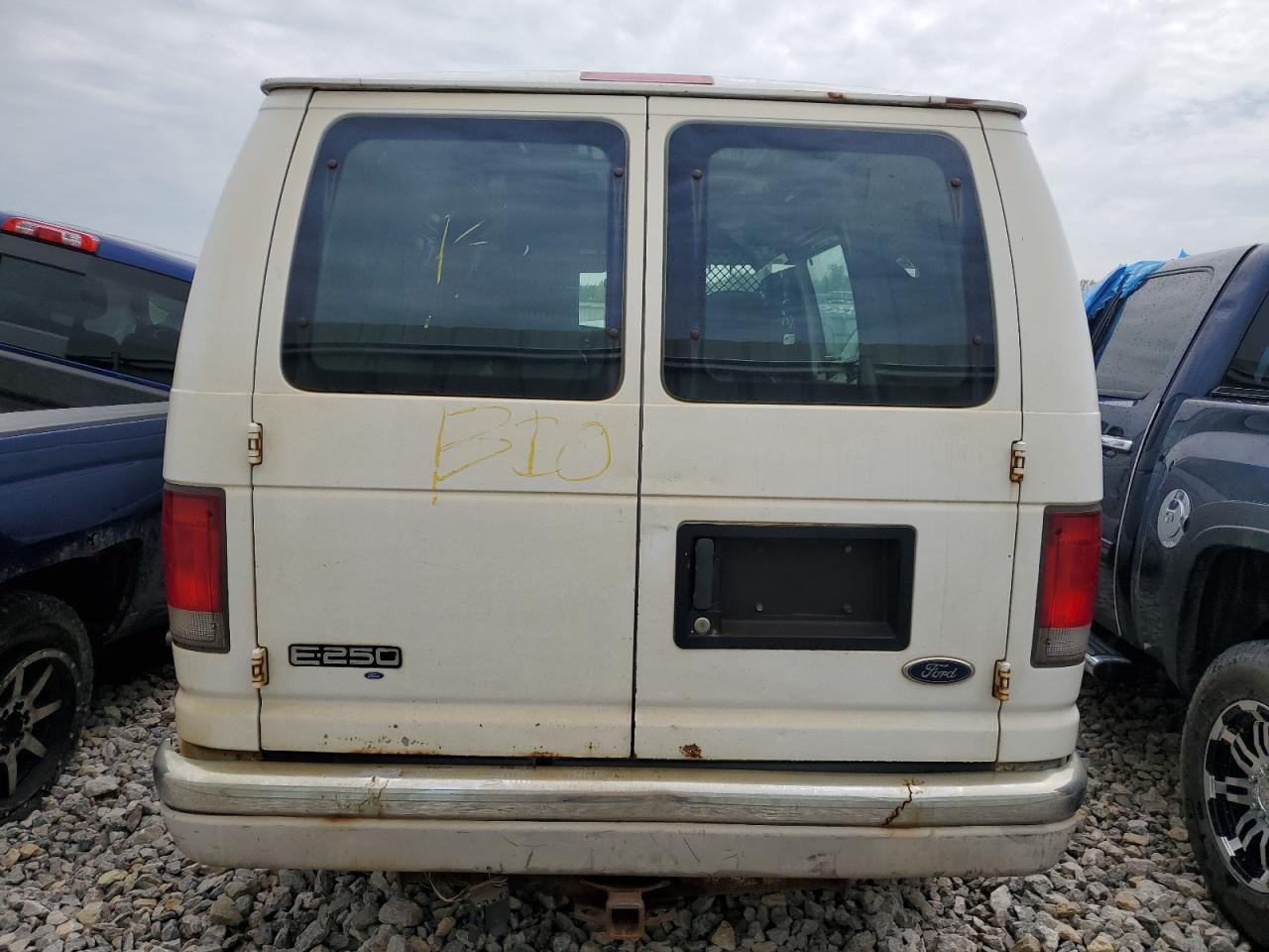 2004 Ford Econoline E250 Van - Фото 6