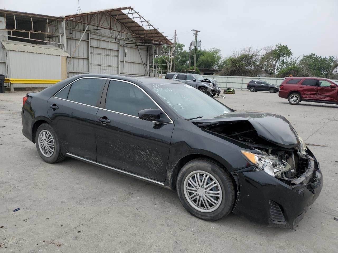 2014 Toyota Camry L - Фото 4