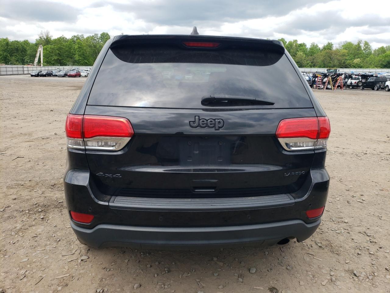 2017 Jeep Grand Cherokee Laredo - Image 6