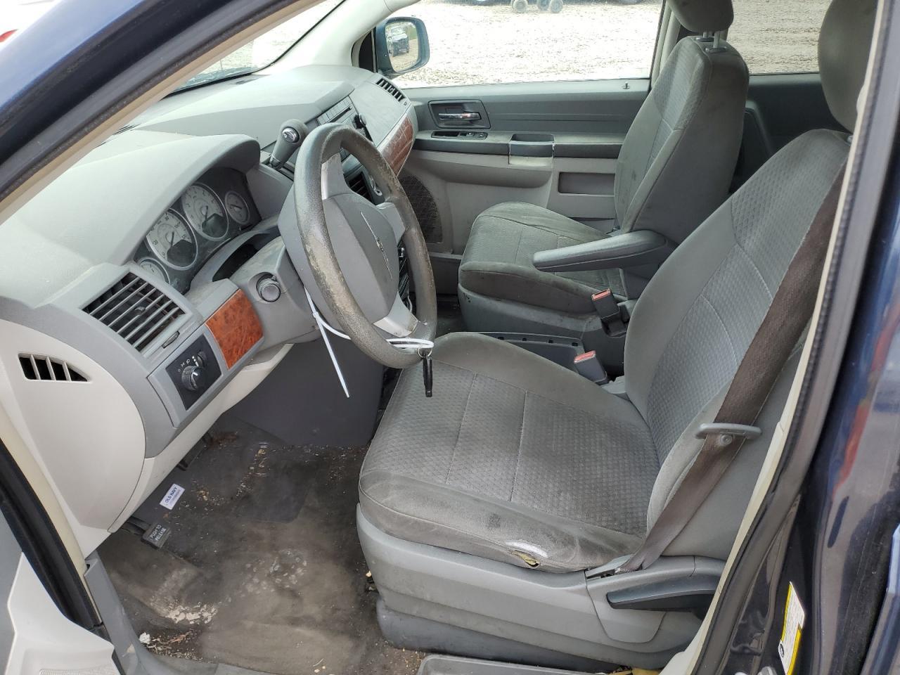 2008 Chrysler Town & Country Lx - Image 7