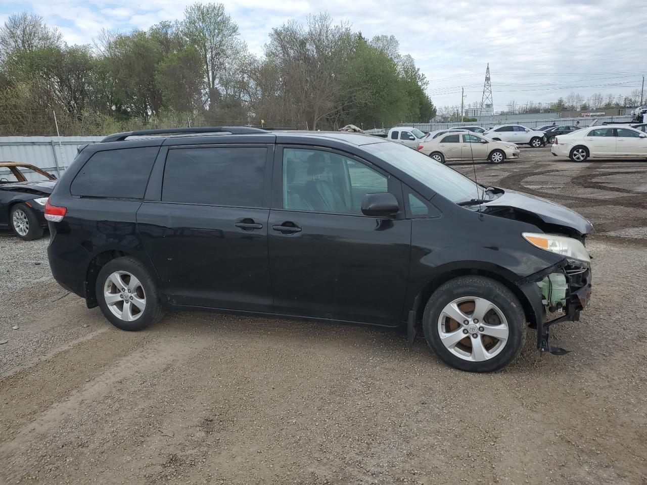 2013 Toyota Sienna Le - Фото 4