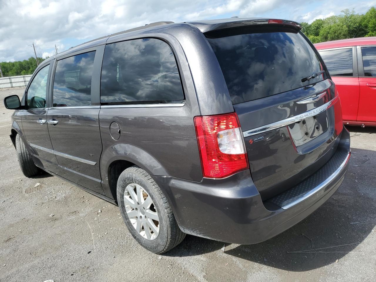 2015 Chrysler Town & Country Touring - Фото 2