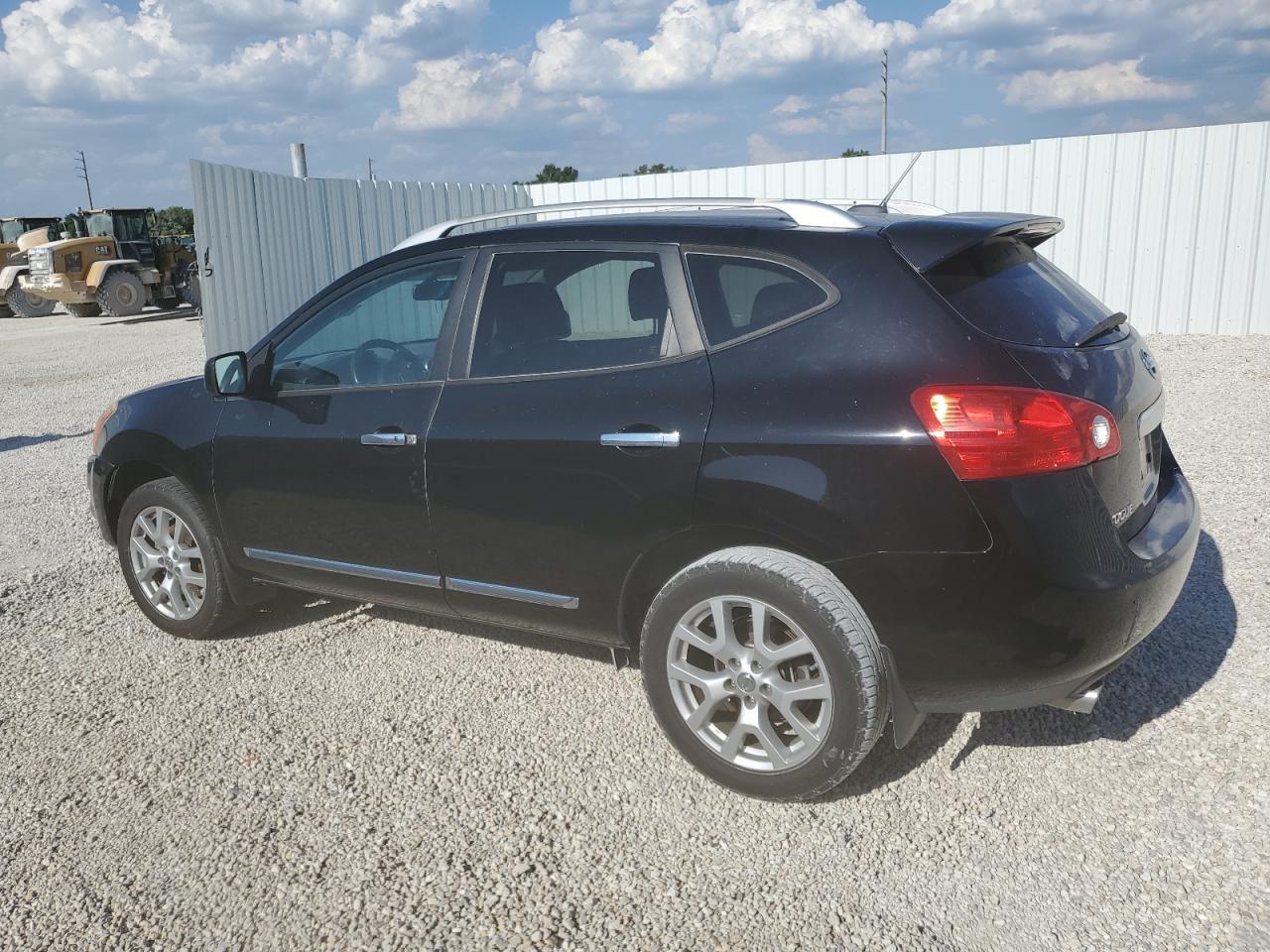 2013 Nissan Rogue S - Фото 2