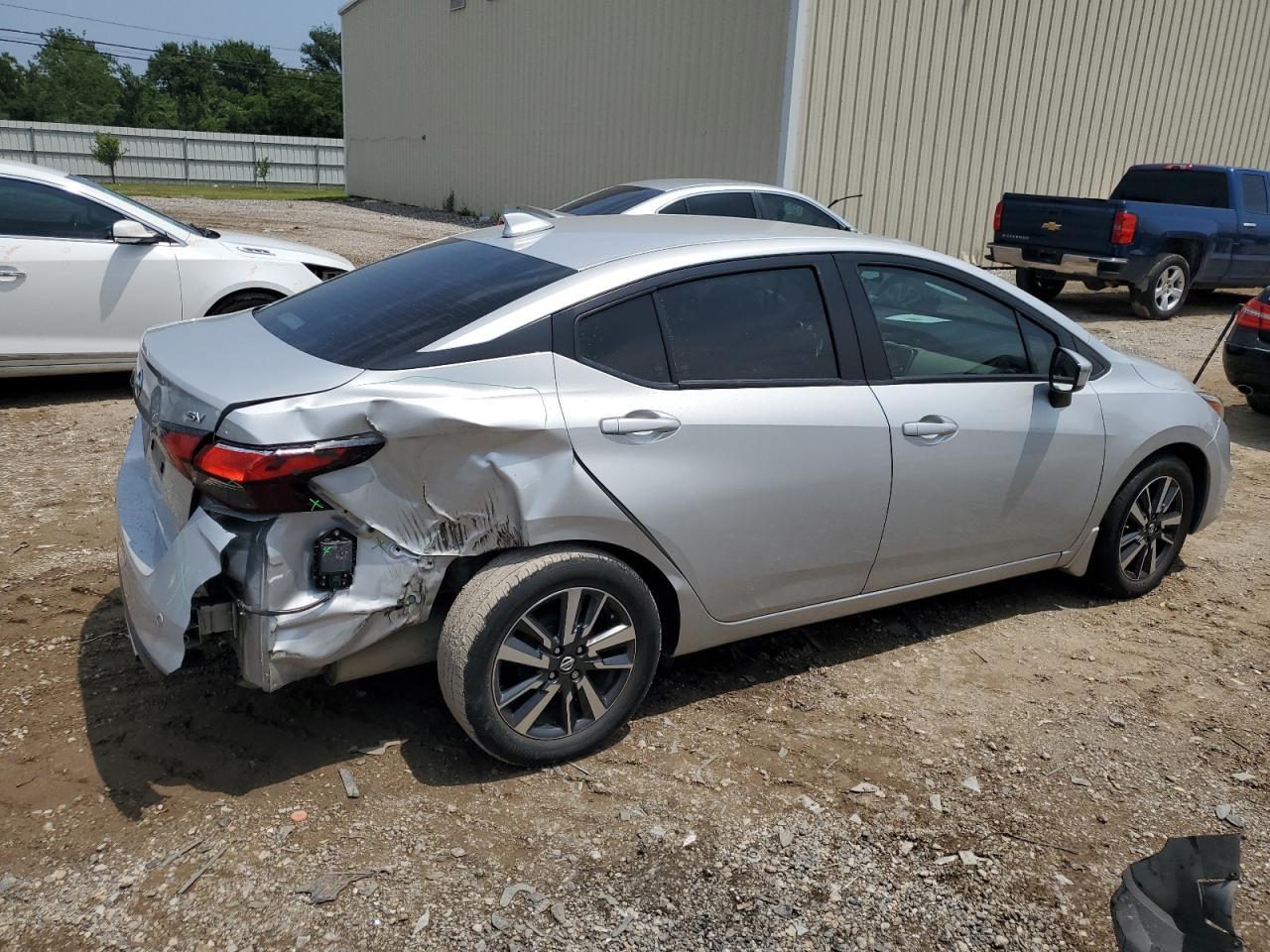 2021 Nissan Versa Sv - Фото 3