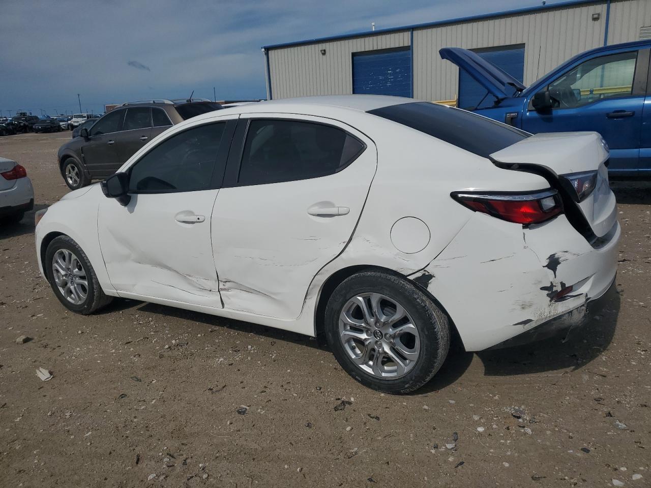 2017 Toyota Yaris Ia - Image 2