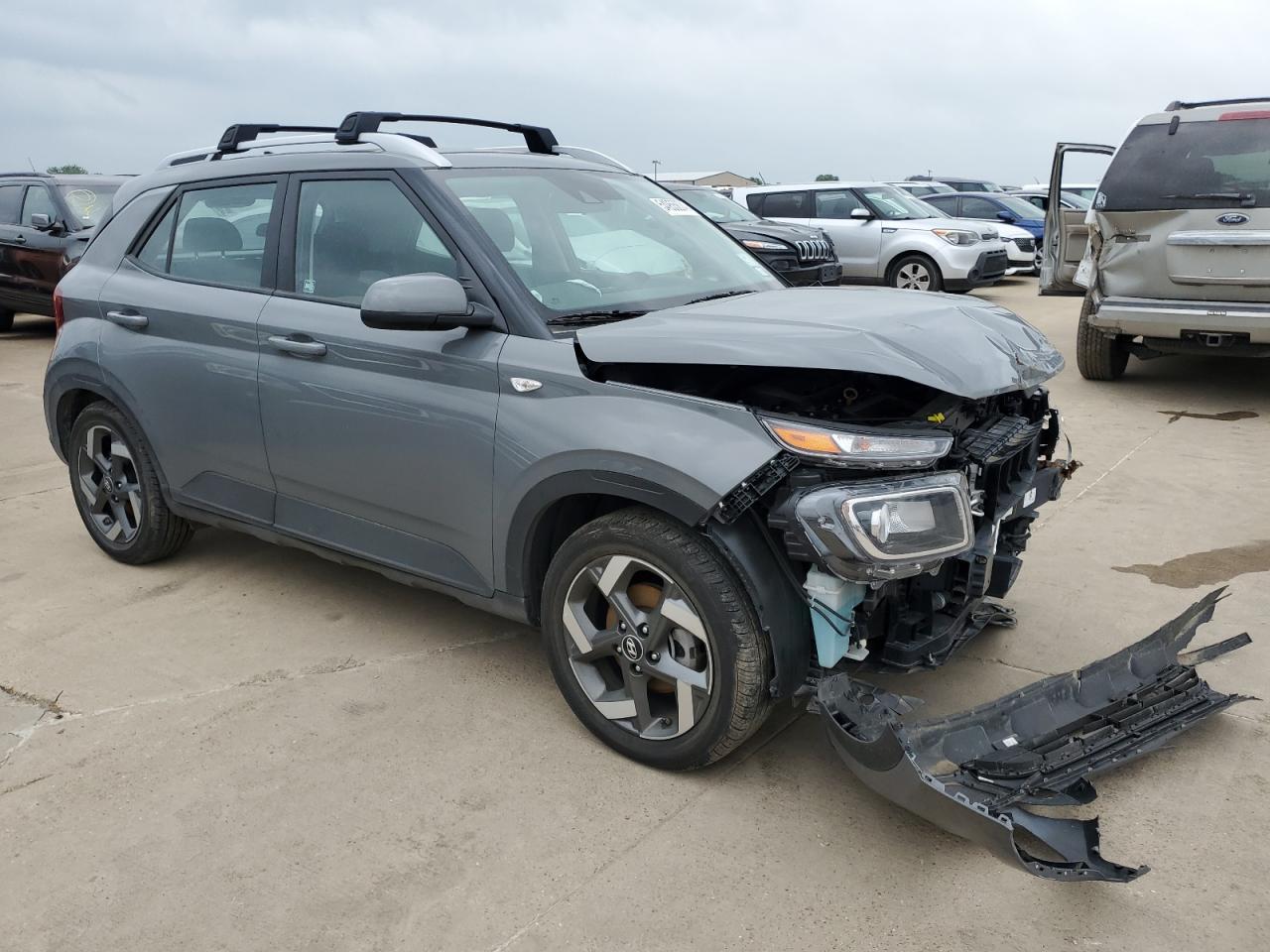 2021 Hyundai Venue Sel - Image 4