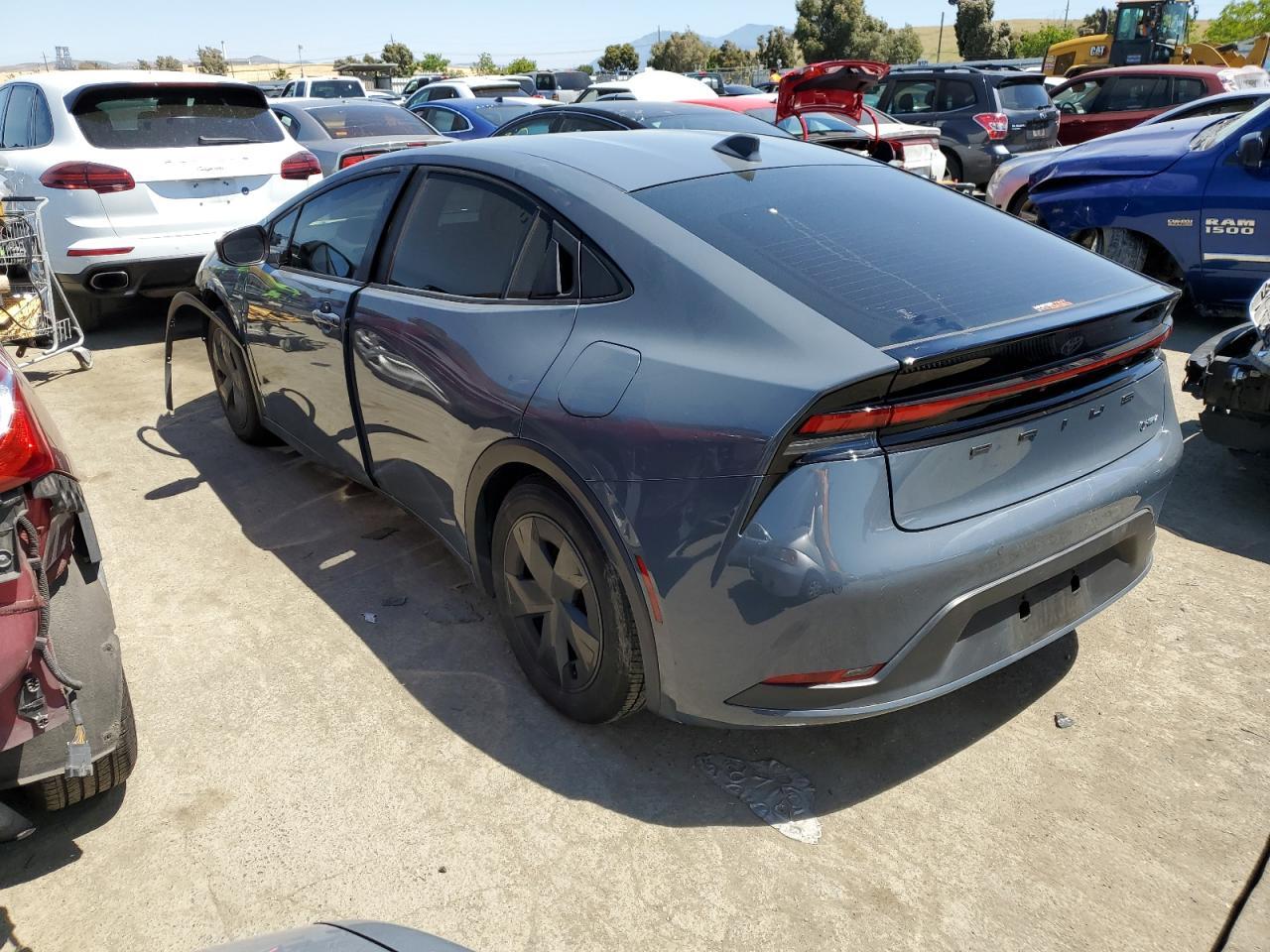 2023 Toyota Prius Le - Фото 2