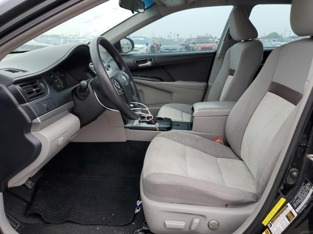 2014 Toyota Camry L - Фото 7