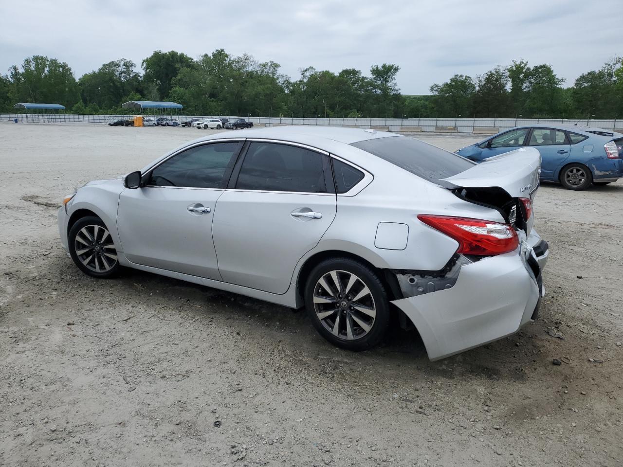 2017 Nissan Altima 2.5 - Фото 2